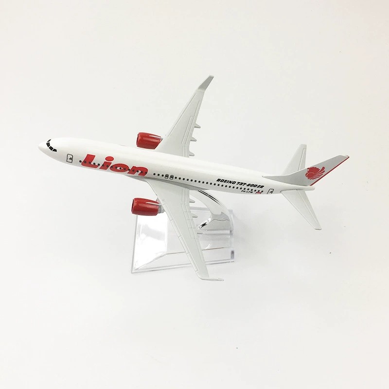 نموذج طائرة ليون إير B737 معدن - مراجعة Kids Toys Review وسعره